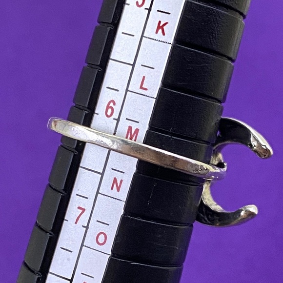 💛 Silver Faux Turquoise Ring - Picture 4 of 7